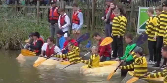 In Belgien fand die kuriose Kürbisregatta statt. Kürbisregatta