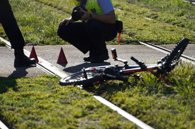 Die Beamten fotografieren den Unfallort. Zürich