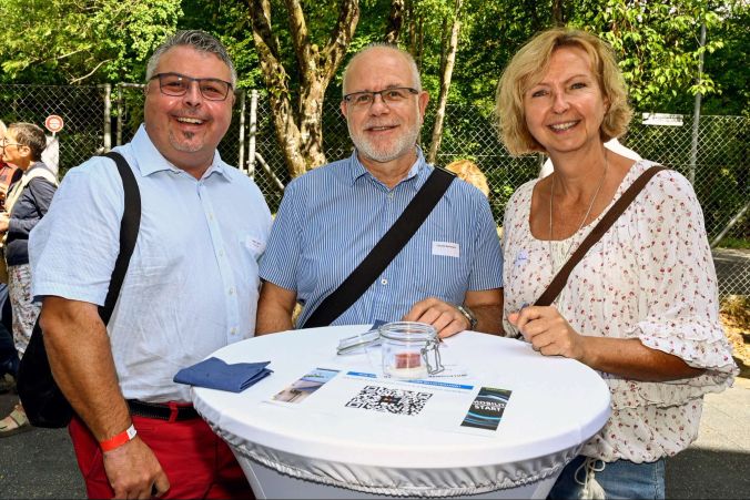 Vlnr.: Marc Jenni (Edorex AG), Thomas  und Kirsten Bachmann.