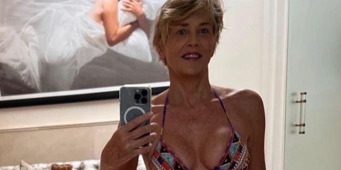 «In Form» - Sharon Stone (64) ist stolz auf ihre Bikinifigur