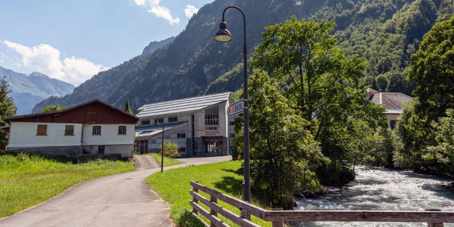 Das Gebäude des BKW Wasserkraftwerks in Kandergrund.