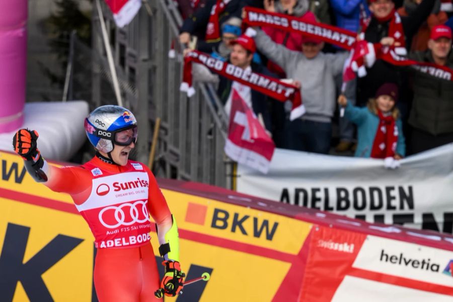 Marco Odermatt gewann 2022 und 2023 den Adelboden-Weltcup – auch er durfte seinen Fussabdruck verewigen.