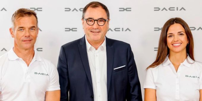Sébastien Loeb, Denis le Vot, Cristina Gutiérrez bei der Bekanntgabe der Teilnahme von Dacia zur Rallye Dakar 2025. rallye dakar