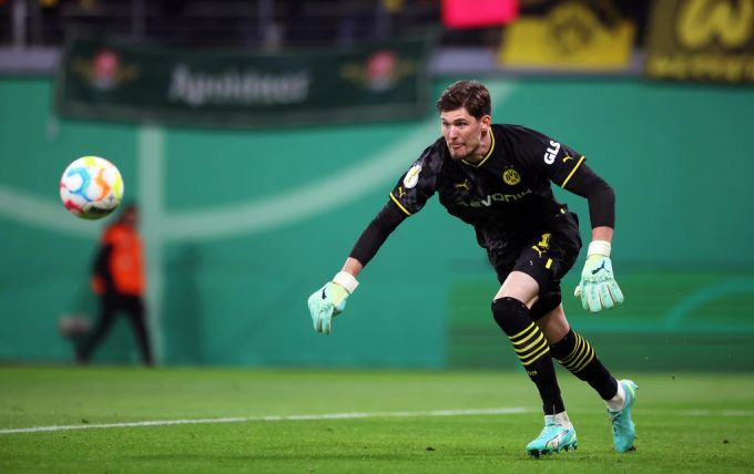 Gregor Kobel wird Stellvertreter-Captain beim BVB und soll verlängern. BVB