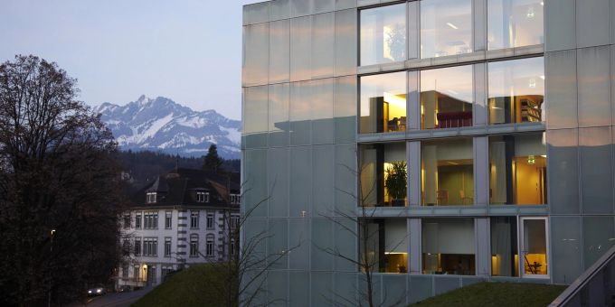 Die Frauenklinik des Luzerner Kantonsspitals. (Archivbild) Klinikgebäude