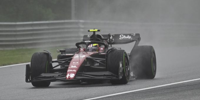Im Regen wirbeln die Autos in der Formel 1 enorm viel Wasser auf. Formel 1 Regen