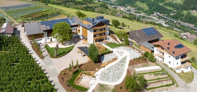 Der Oberfallerhof ist idyllisch gelegen. Hofansicht