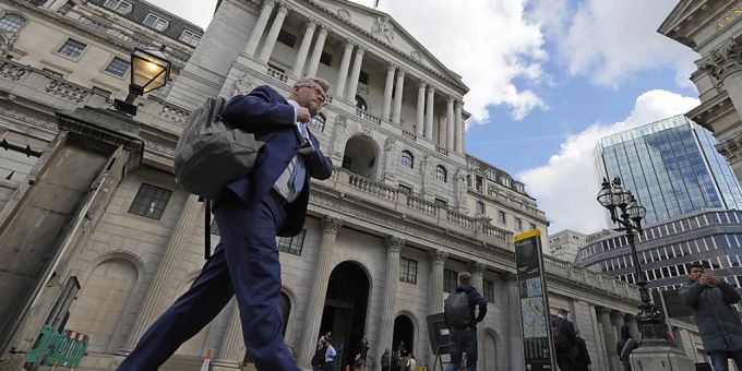 Die britische Notenbank hebt die Zinsen kräftig an. Die Bank of England erhöht den Leitzins um 50 Basispunkte.(Archivbild) Die britische Notenbank hebt die Zinsen kräftig an. Die Bank of England erhöht den Leitzins um 50 Basispunkte.(Archivbild)