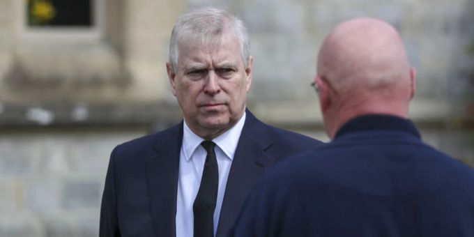 Die Anwälte der Epstein-Opfer fordern Ermittlungen rund um Prinz Andrews Verbindung zum Sexualstraftäter. Prinz Andrew