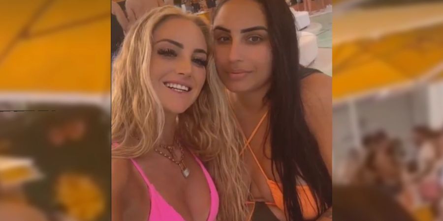 Alisha Lehmann feiert auf Ibiza.