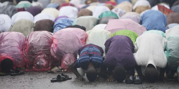 Gläubige beten heute Samstag am Eid al-Adha in Nigeria. Opferfest