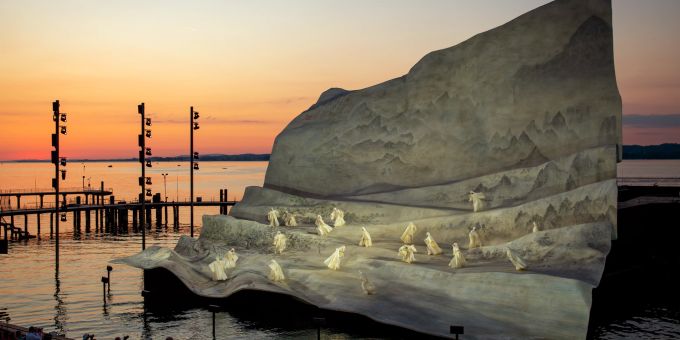 Szene aus der Oper Madame Butterfly auf der Bregenzer Seebühne, aufgenommen. Premiere ist am Mittwoch, 20. Juli 2022. (KEYSTONE/Eddy Risch) MADAMa BUTTERFLY