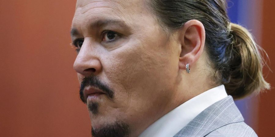 Schauspieler Johnny Depp streitet sich mit seiner ehemaligen Ehefrau Amber Heard vor Gericht.