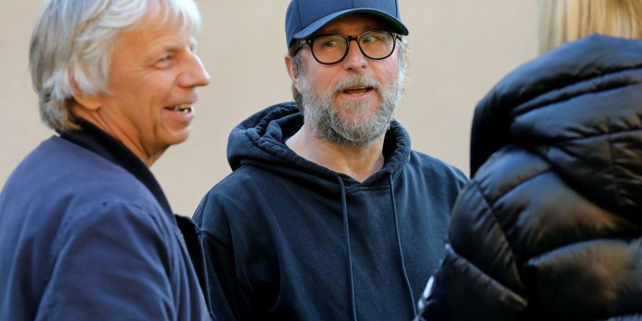 Bjarne Mädel (M) kann dem Maske-Tragen in der Pandemie etwas Positives abgewinnen.