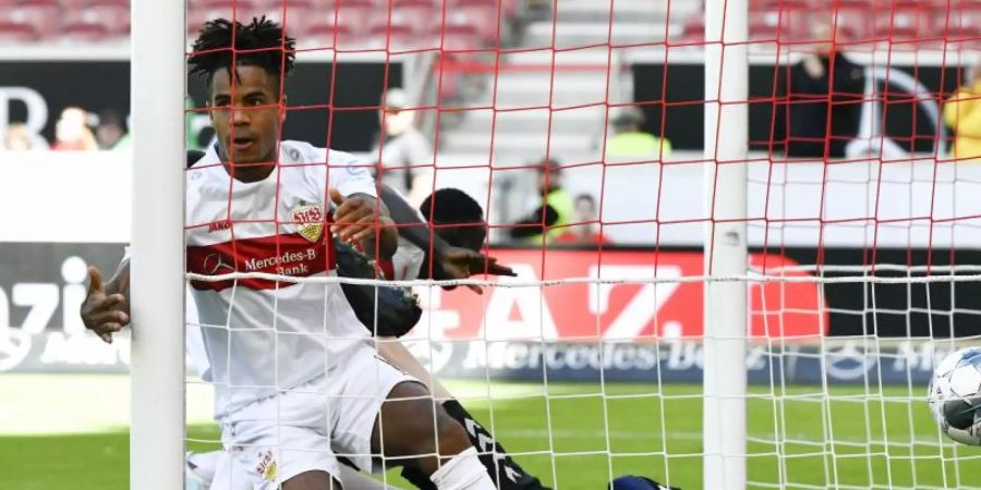 Daniel Didavi (l) schoss das 1:0 für den VfB Stuttgart. Foto: Thomas Kienzle