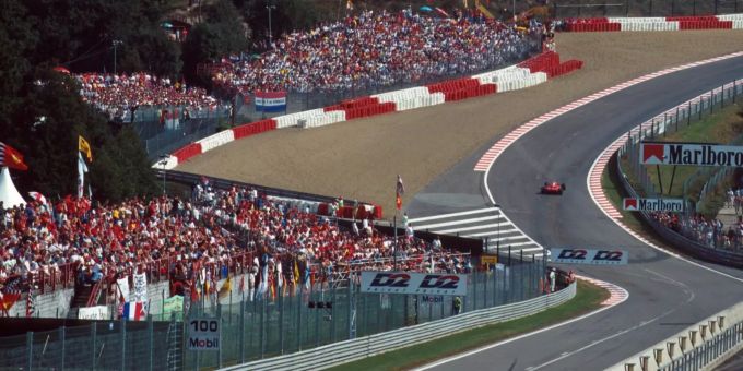 Formel 1 im Jahr 1997: Die furchtsame Kurve «Raidillon de l'Eau Rouge» ist von einem Kiesbett begrenzt. Eau Rouge Formel 1