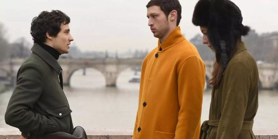 Yoav (Tom Mercier, M) will in Paris seine israelischen Wurzeln hinter sich lassen. Foto: Grandfilm