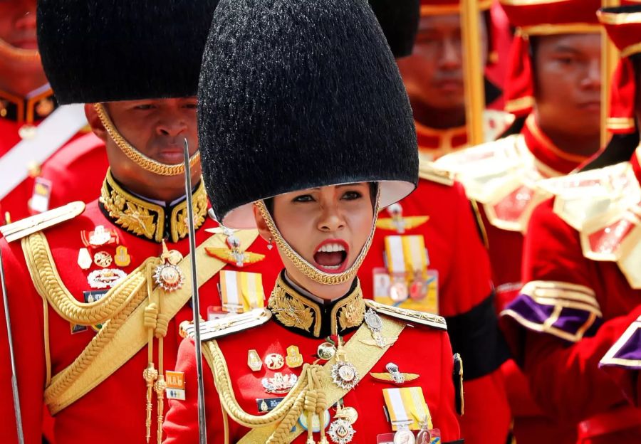 Die Zweitfrau des Königs an der Einäscherung vom Thailändischen König Bhumibol.