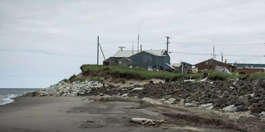 Der Strand von Shishmaref in Alaska