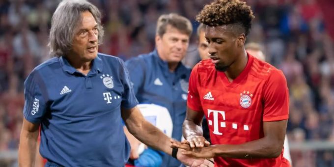 Kingsley Coman (r) musste nur fünf Minuten nach seiner Einwechslung wieder vom Platz. Foto: Sven Hoppe Kingsley Coman (r) musste nur fünf Minuten nach seiner Einwechslung wieder vom Platz. Foto: Sven Hoppe