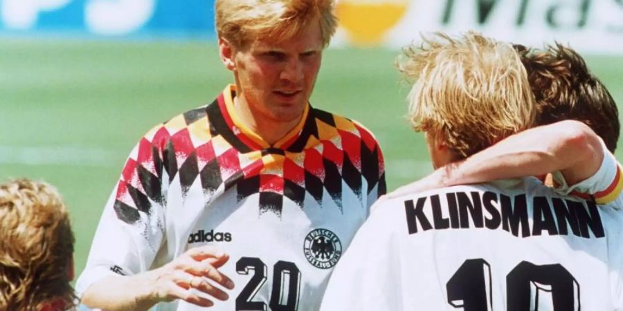 Vom Stinkefinger Stefan Effenbergs gibt es kein Foto: Der Nationalspieler liess sich während des WM-Spiels gegen Südkorea zur unfeinen Geste gegenüber den eigenen Fans hinreissen. Foto Bernd Weissbrod