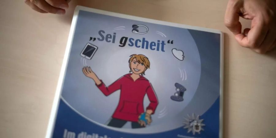 Broschüre der Polizei zum Umgang mit digitalen Medien