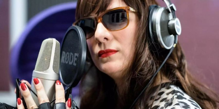Dea Levina nimmt erotische Hörbücher im ASMR-Stil (Autonomous Sensory Meridian Response) auf. Foto: Matthias Balk