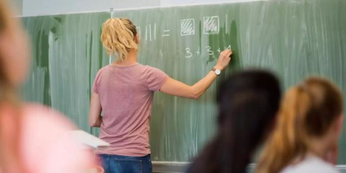 Lehrer fehlen - Zürcher Goldküsten-Schule zahlt Finderlohn für Personal