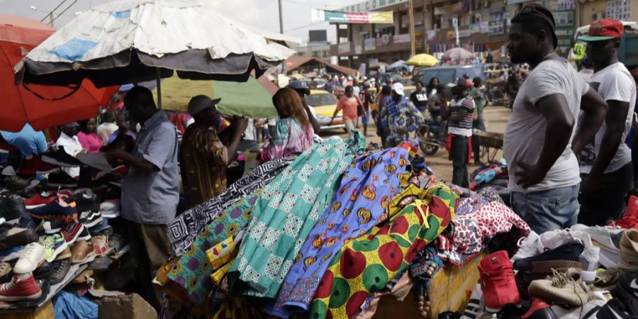 Jaunde, Kamerun, Konflikt