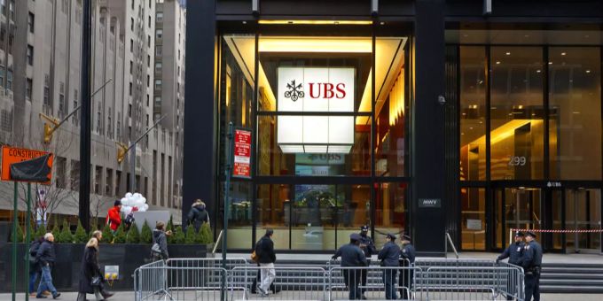 Ein Gebäude der UBS in New York. Die Schweizer Grossbank verlor gegen die Credit Suisse vor Gericht. ubs credit suisse