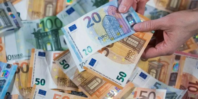 Über eine Million Italiener beantragen bedingungsloses Grundeinkommen. bedingungsloses Grundeinkommen