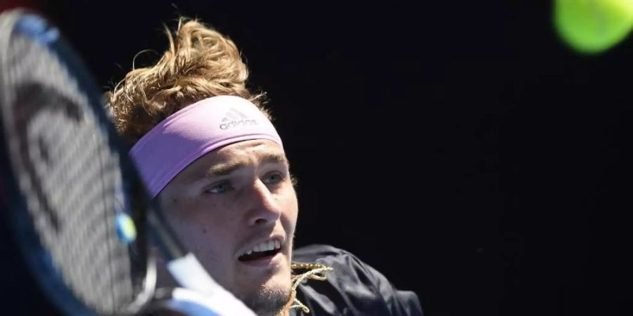 Muss wie sein Bruder in Barcelona früh die Koffer packen: Alexander Zverev. Foto: Andy Brownbill/AP