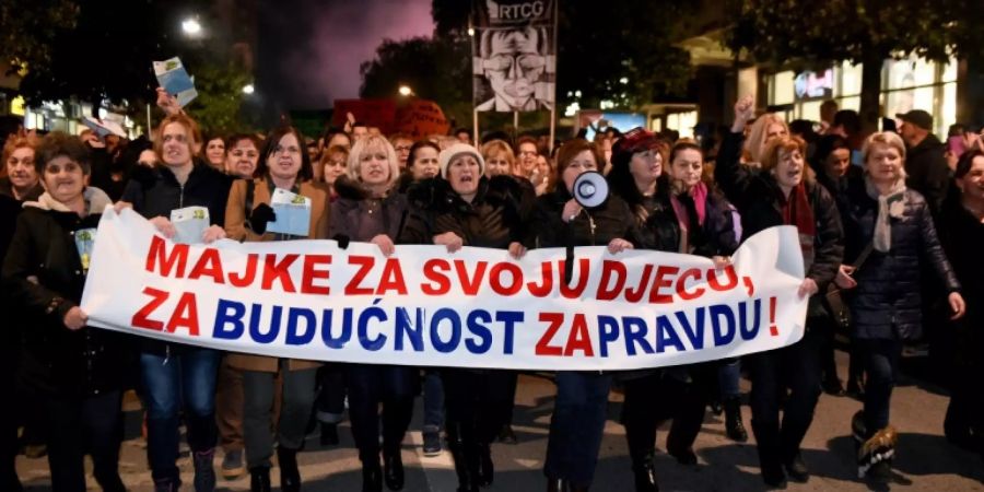 Demonstranten in Podgorica