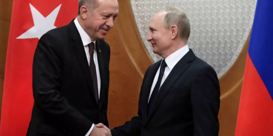 Erdogan (l.) und Putin in Sotschi