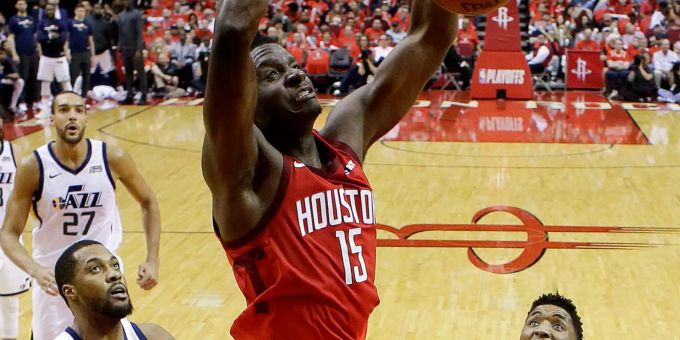 Houston-Rockets-Center Clint Capela dunkt während der ersten Playoff-Partie gegen die Utah Jazz. Clint Capela Houston Rockets