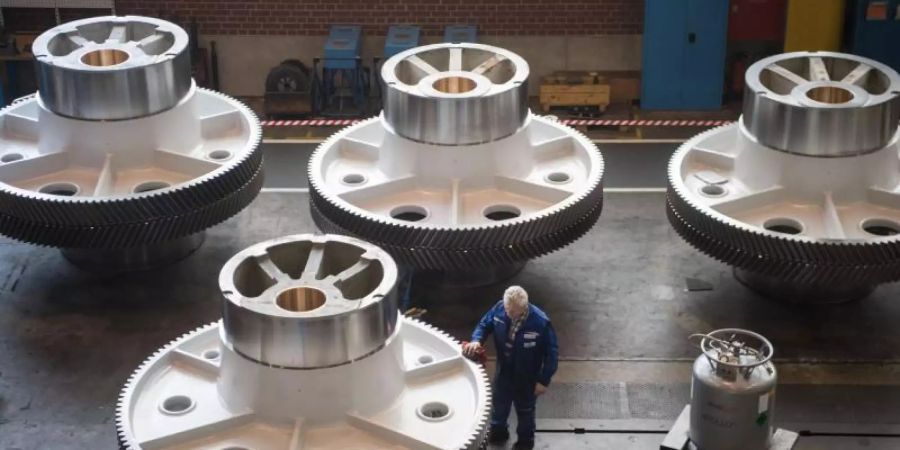 Blick in die Produktionshalle eines Pressenherstellers. Der Maschinenbau spürt derzeit die konjunkturelle Abflachung. Foto: Marijan Murat/Symbol