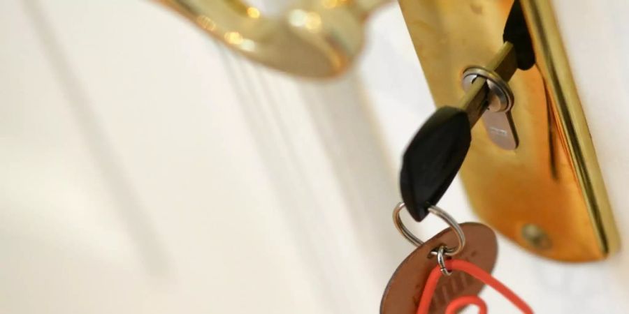 Tür zu einer Airbnb-Ferienwohnung