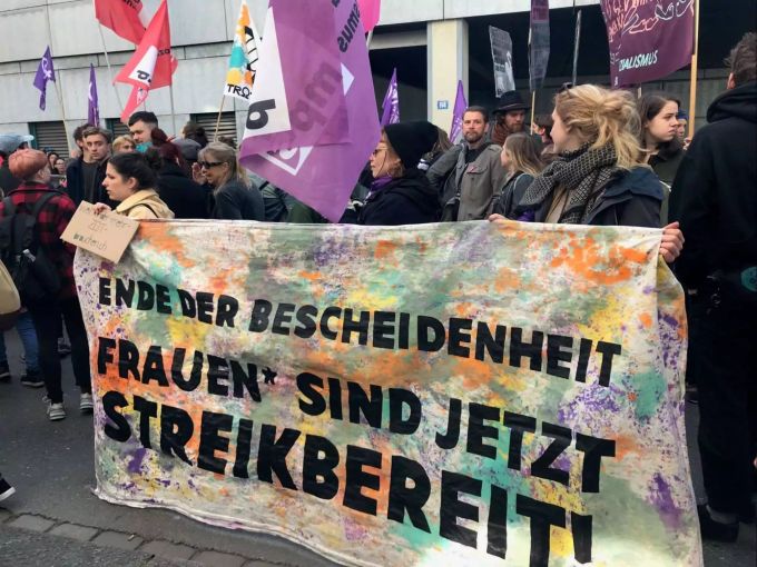 Heute Morgen an der 1. Mai-Demo in Zürich. 1. Mai Demo Zürich
