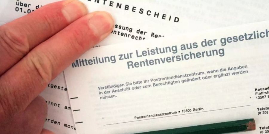 Die Verbraucherzentralen fordern ein neues, staatlich organisiertes Angebot zur privaten Altersvorsorge. Foto: Jens Kalaene