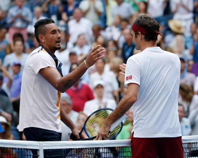 Roger Federer und Nick Kyrgios beim Hand-Shake an den US-Open im vergangenen Herbst. Roger Federer Nick Kyrgios