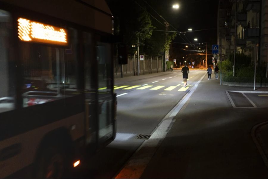 In der Lenzerheide GR verkehren seit einem Monat Nachtbusse bis etwa 4 Uhr morgens. (Symbolbild)