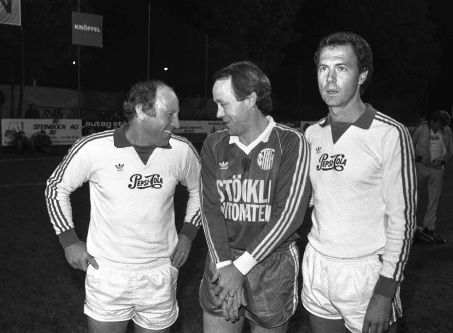 Franz Beckenbauer (rechts) bei einem Plauschspiel 1983 in Stäfa mit Köbi Kuhn (†76) und Uwe Seeler (†85).