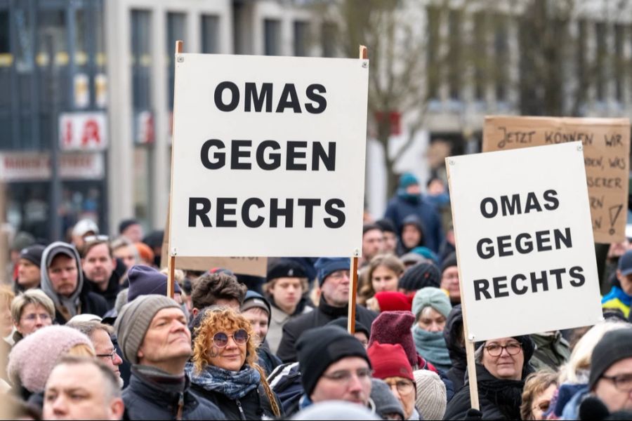 Omas gegen rechts AfD