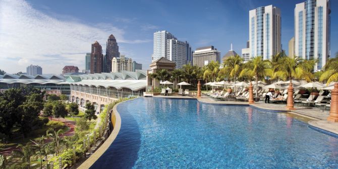 Hotel Pool Mandarinn Oriental Kuala Lumpur.