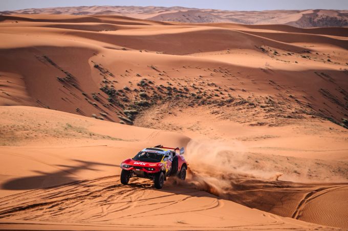 Sébastien Loeb im Einsatz bei der Rallye Dakar. Sébastien Loeb Rallye Dakar