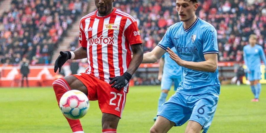 Sheraldo Becker (l) und Union Berlin liessen im Kampf um die Champions-League-Teilnahme wichtige Punkte liegen.