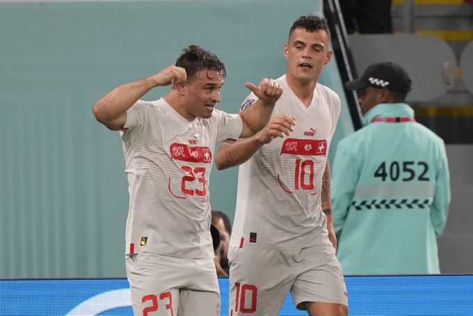 Xherdan Shaqiri und Granit Xhaka haben je ein geschätztes Vermögen von 20 bis 50 Millionen Franken. die reichsten