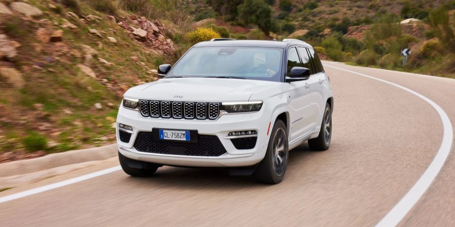 Frisches Design für die fünfte Generation: Der neue Jeep Grand Cherokee kostet ab 79 500 Euro.