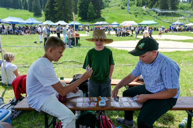 Laurin, Tom und Lars aus Schaffhausen machen eine Pause.