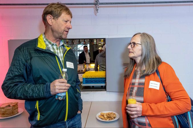 Thomas Hänni (Maler Hänni Gmbh) und Heidi Eberhard (Parlamentsmitglied).